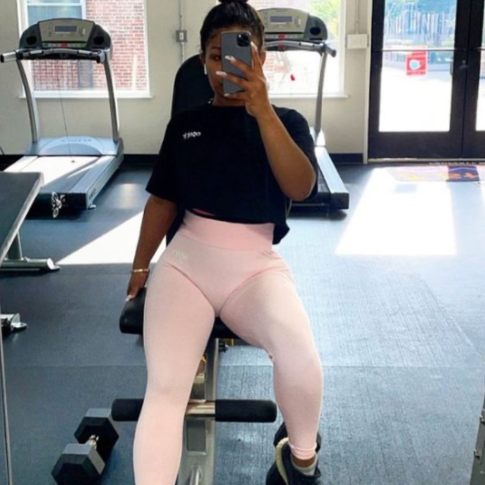 Simple Crop Top - Picture 2 of 3